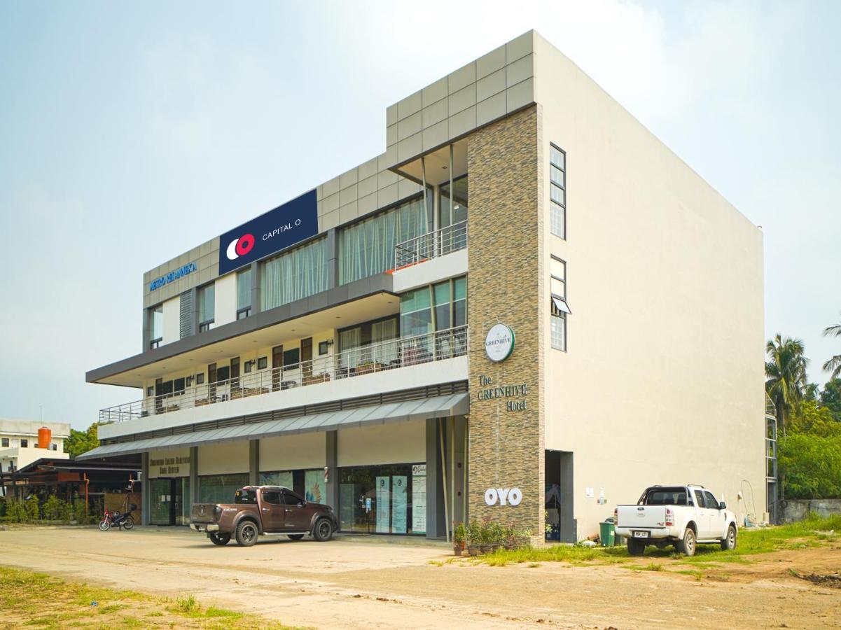 Capital O Oyo 785 The Greenhive Hotel Ibaan Exterior photo